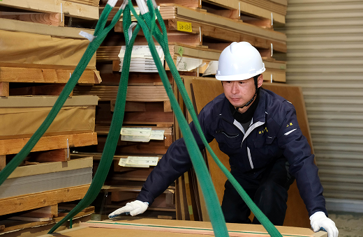 倉庫作業スタッフ／アルミ材料の出荷